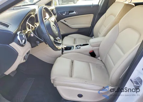 2020 Mercedes-Benz Gla 250 4Matic z USA, uszkodzony, nr VIN WDCTG4GB2LJ651260